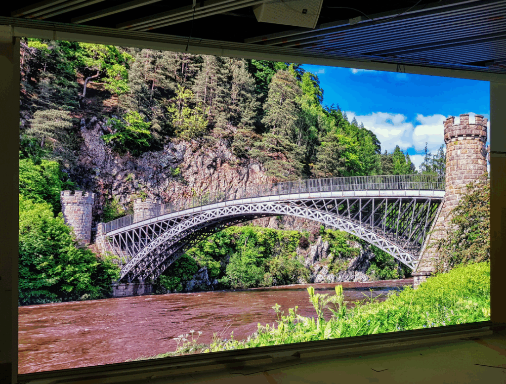 Serbian LED display manufacturer