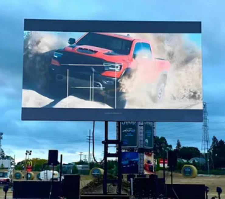 شاشة LED متنقلة