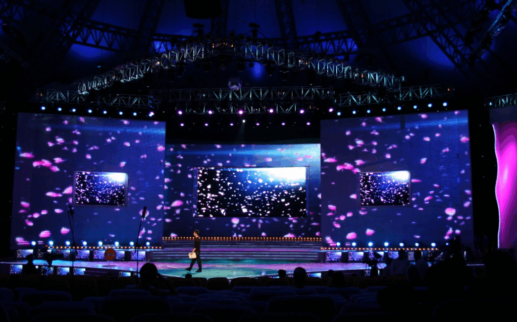 شاشة LED التقليدية