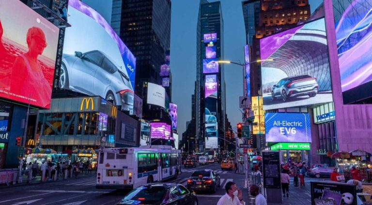 large outdoor LED display screen