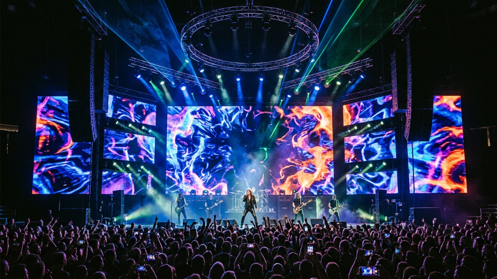 Grand écran LED de location utilisé sur une scène de concert