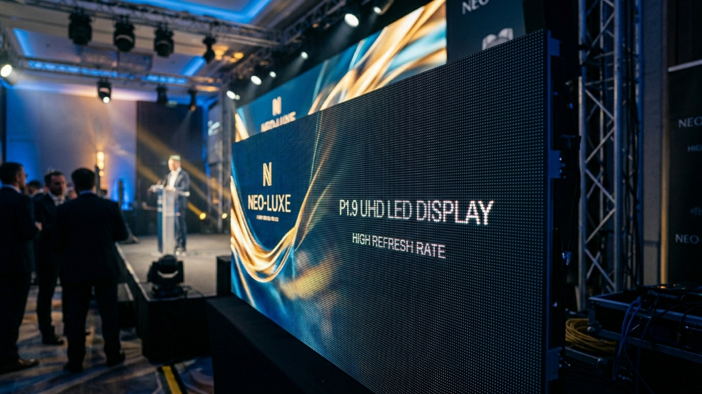 P1.9 LED屏幕特写，显示超高分辨率像素密度