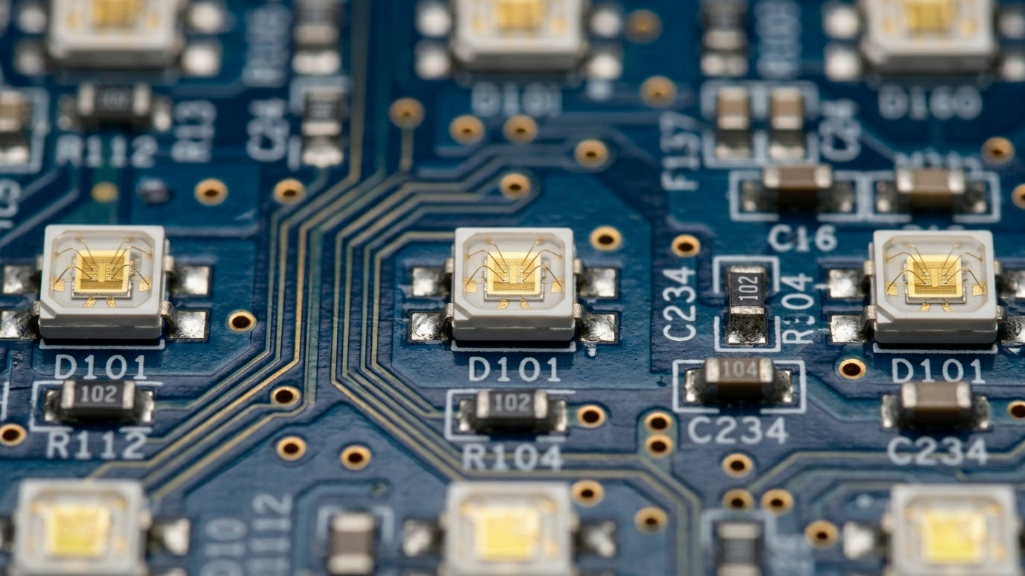 微細ピッチLEDディスプレイ用SMD1010 LEDチップおよびPCB構造