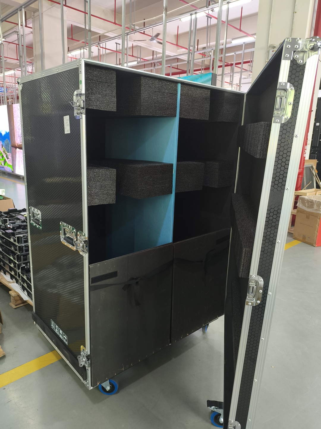 direct push LED flight case