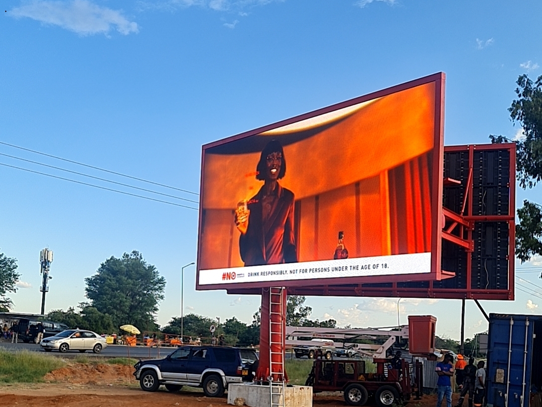 10000 nits outdoor LED screen
