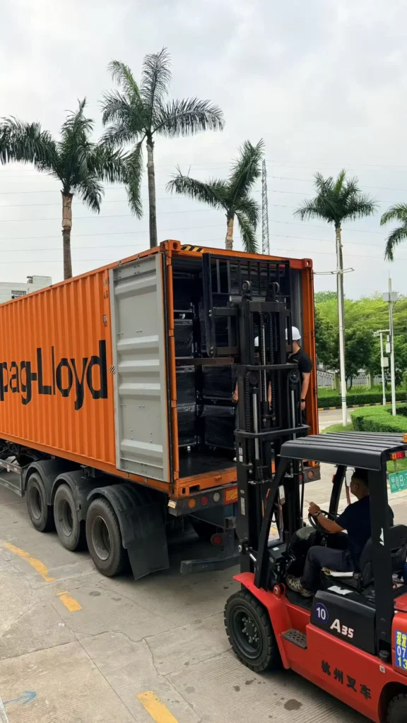 LED display screen is loaded and shipped