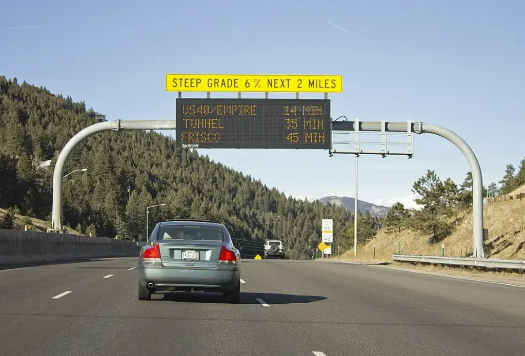 How Should You Choose Pixel Pitch for a Traffic LED Display