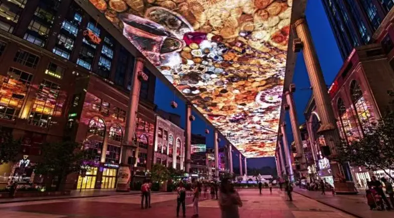 Giant LED Screen Installation