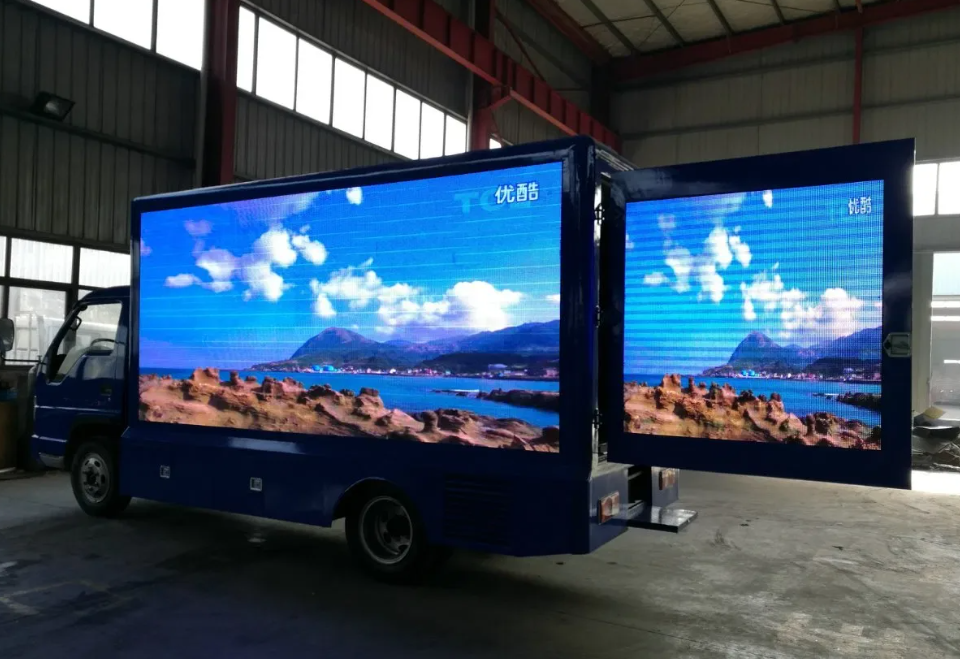 How Do You Choose an LED Billboard Truck Supplier