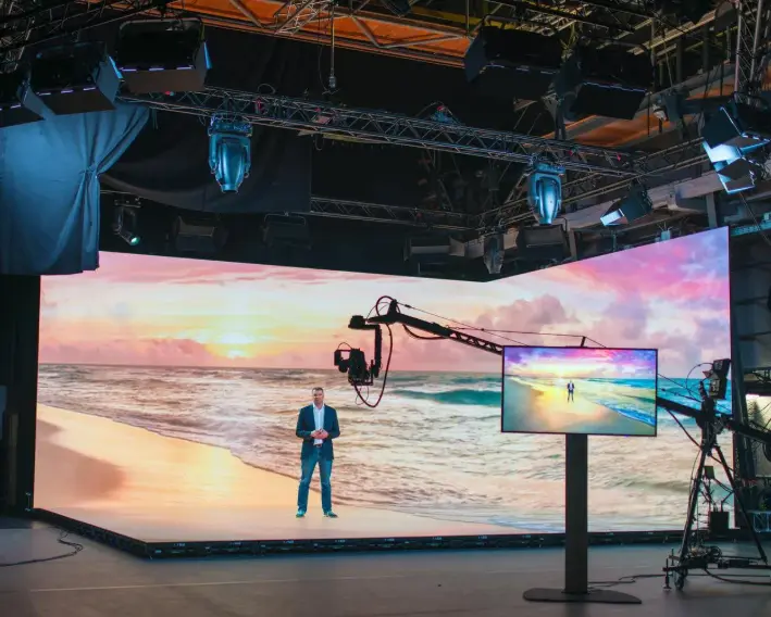 What Refresh Rate Is Suitable for a Broadcast LED Video Wall